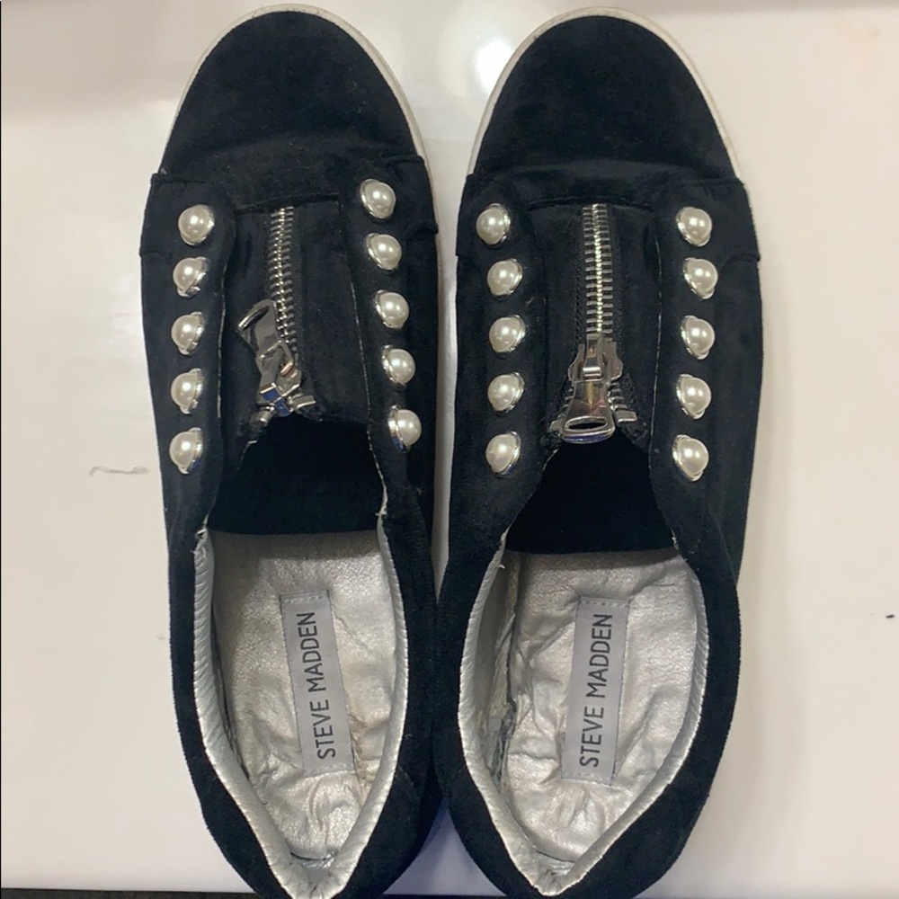 Steve Madden velvet pearl sneakers